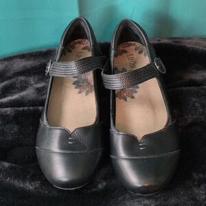 Taos Block Heel Mary Jane Pumps. 10W.